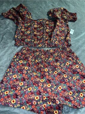 Disney parks Floral Princess print shorts & crop top set- XL NWT